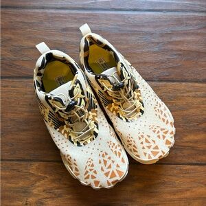 Athletic Water Shoes with Orange and Black Pattern